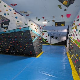 CLIMBING BUNKER
