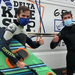 Escuela Kitesurf - Wingfoil - E-Foil y Kitefoil - Playa del Trabucador - Deltakitesup