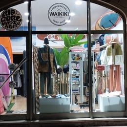 Escuela y tienda de surf Waikiki
