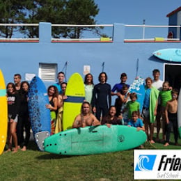 Friends & Family Surf School. Escuela de surf en Ferrol, LA CORUÑA.