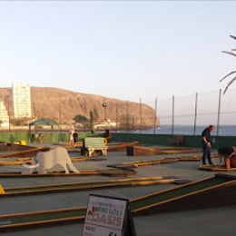 Oasis Mini Golf