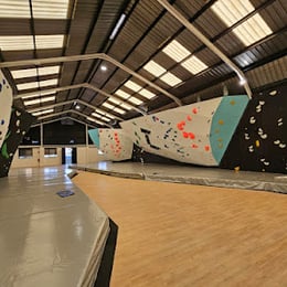 Rococlimb - Rocódromo en Valencia (Alfara del Patriarca).