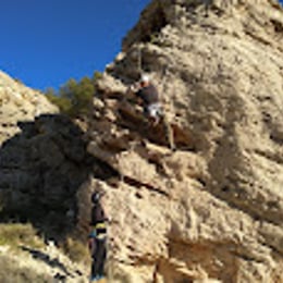 Sector de escalada Locodromo